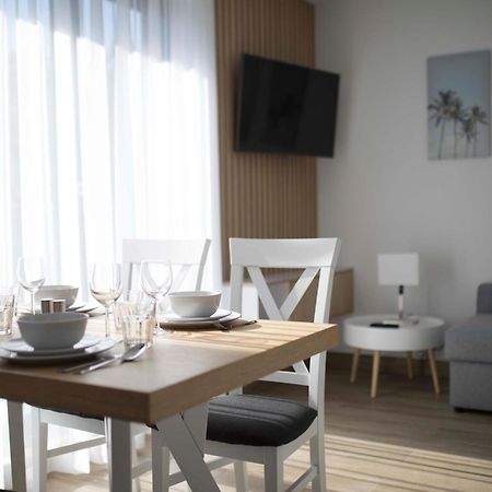 Willa Przy Porcie - Apartamenty Z Aneksami Kuchennymi Ustka Buitenkant foto