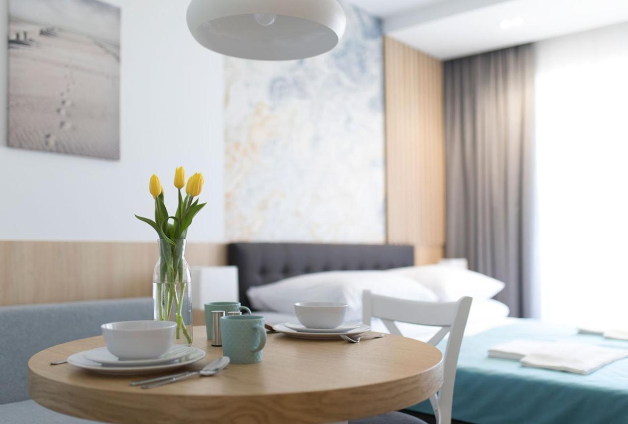 Willa Przy Porcie - Apartamenty Z Aneksami Kuchennymi Ustka Buitenkant foto