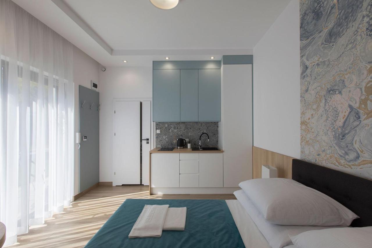 Willa Przy Porcie - Apartamenty Z Aneksami Kuchennymi Ustka Buitenkant foto
