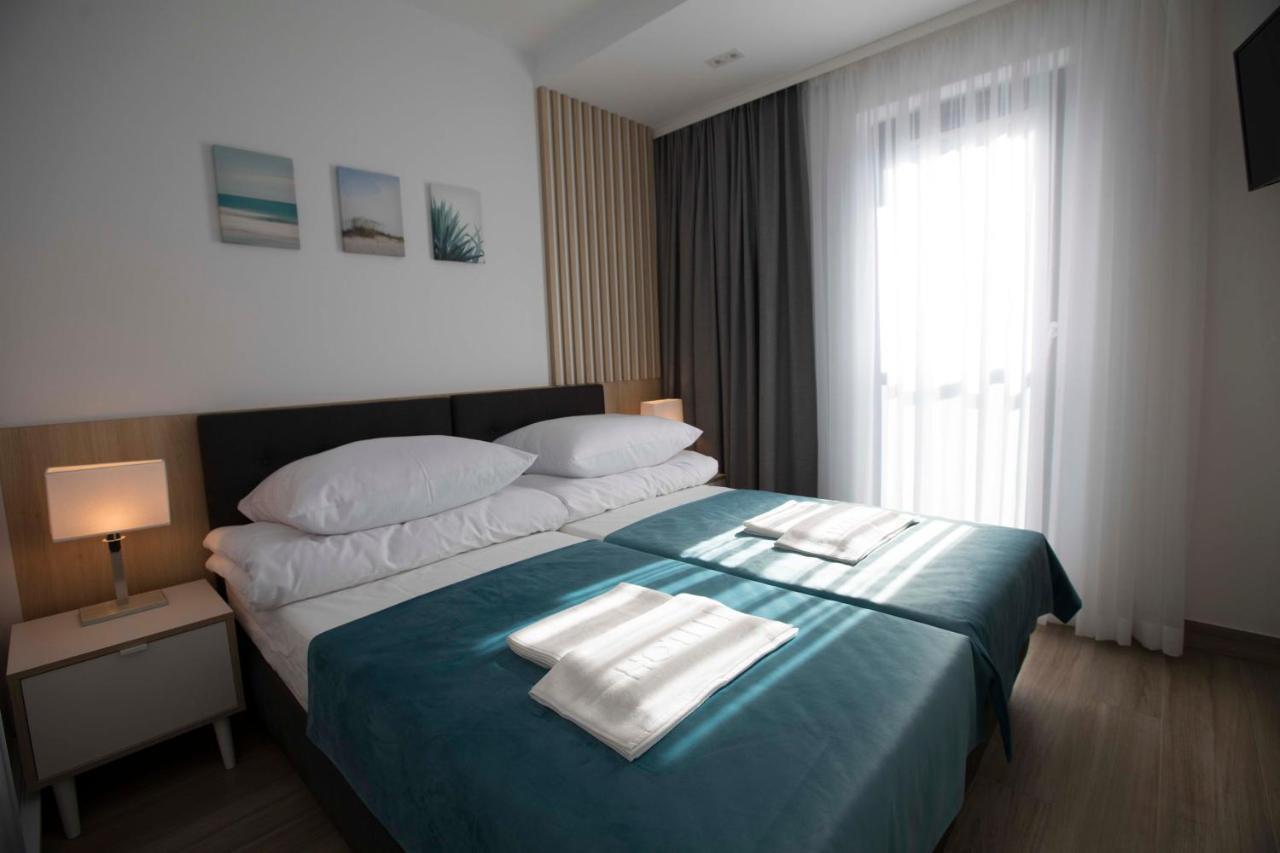 Willa Przy Porcie - Apartamenty Z Aneksami Kuchennymi Ustka Buitenkant foto