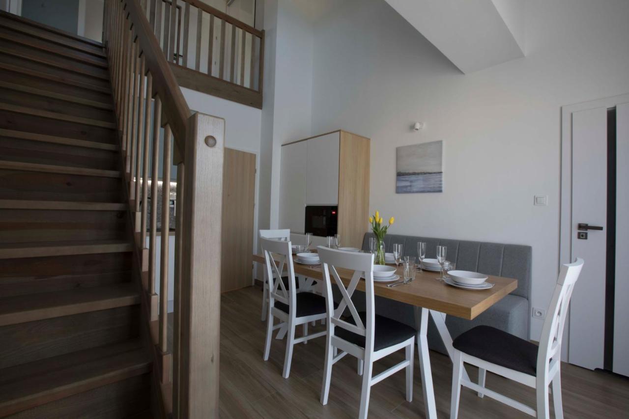 Willa Przy Porcie - Apartamenty Z Aneksami Kuchennymi Ustka Buitenkant foto