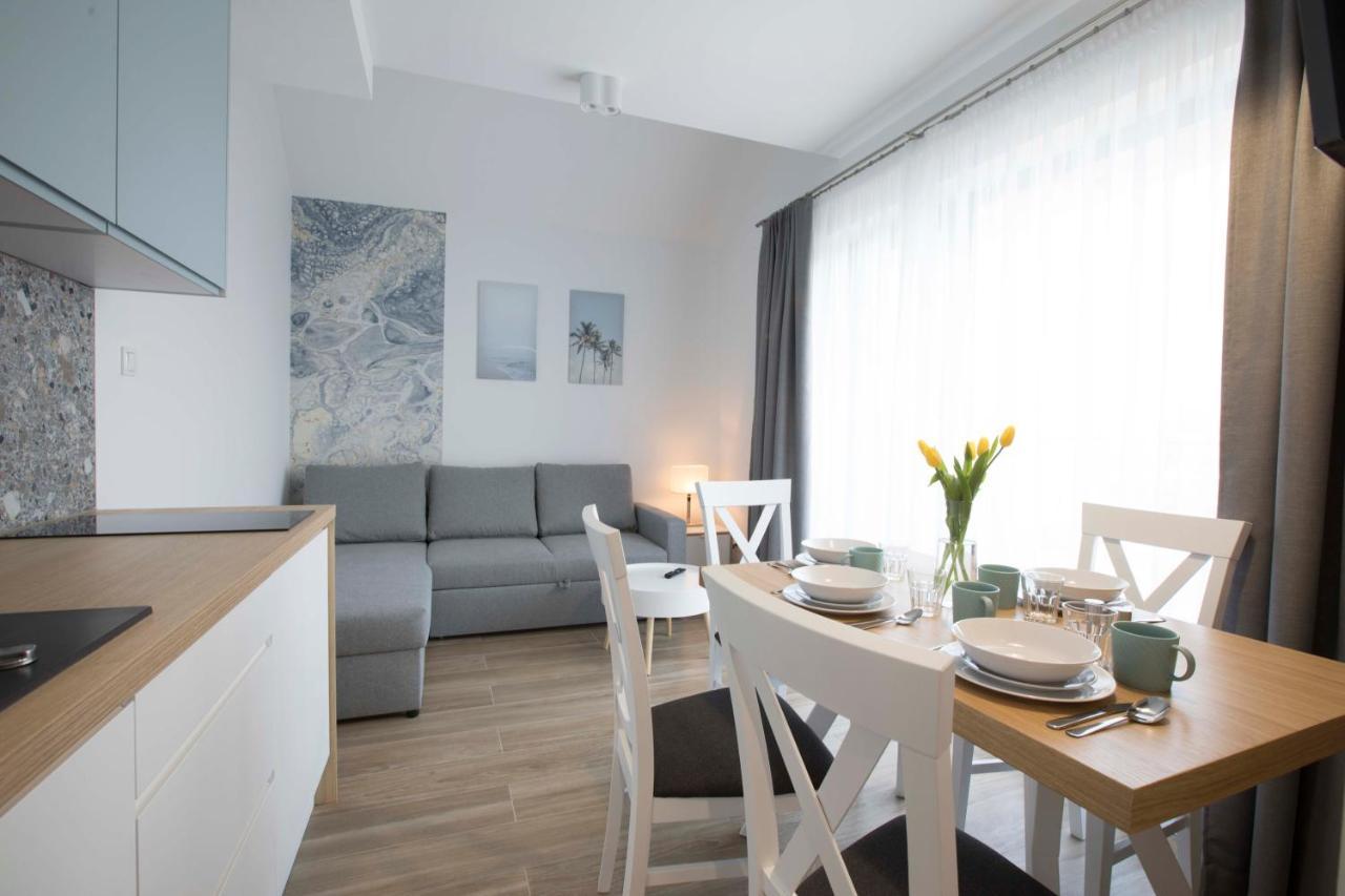 Willa Przy Porcie - Apartamenty Z Aneksami Kuchennymi Ustka Buitenkant foto