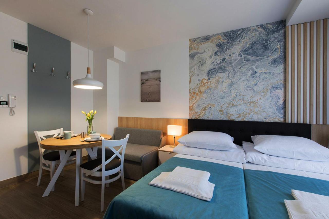 Willa Przy Porcie - Apartamenty Z Aneksami Kuchennymi Ustka Buitenkant foto
