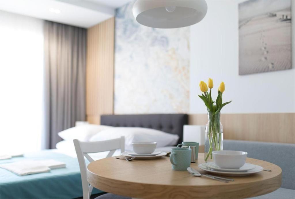 Willa Przy Porcie - Apartamenty Z Aneksami Kuchennymi Ustka Buitenkant foto