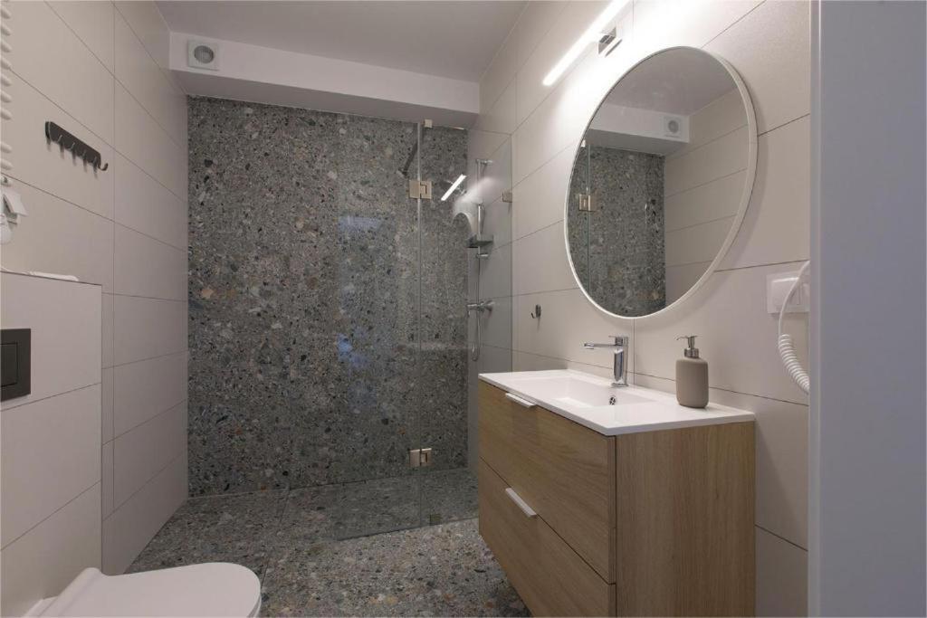 Willa Przy Porcie - Apartamenty Z Aneksami Kuchennymi Ustka Buitenkant foto