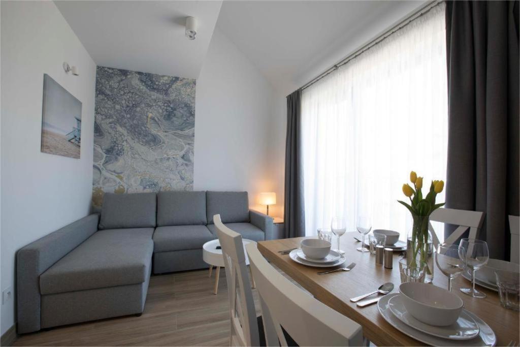 Willa Przy Porcie - Apartamenty Z Aneksami Kuchennymi Ustka Buitenkant foto